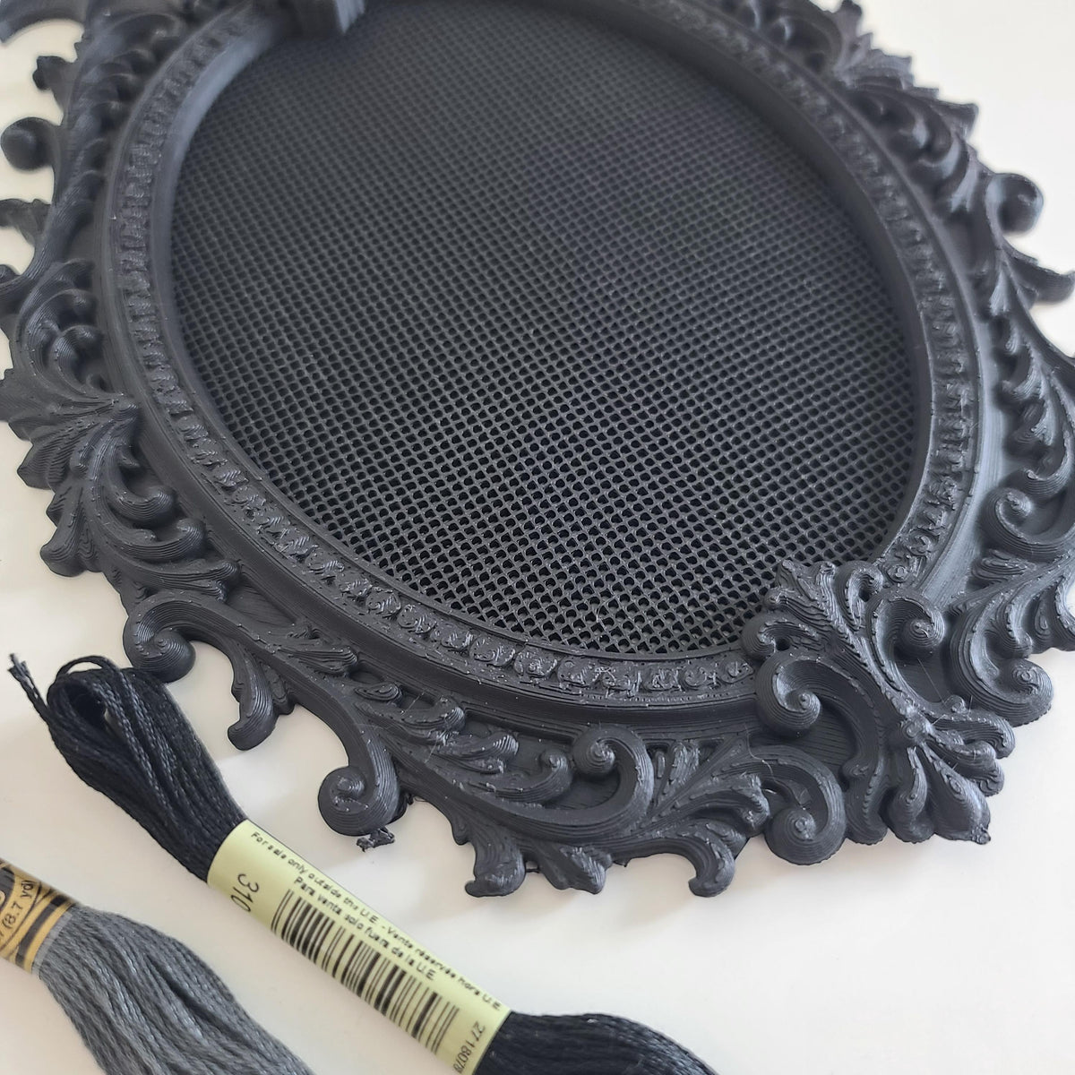 Gothic Bat Cross Stitch Frame, 14 Count Built-In Grid, No Hoop Needed, 82x60 Stitches