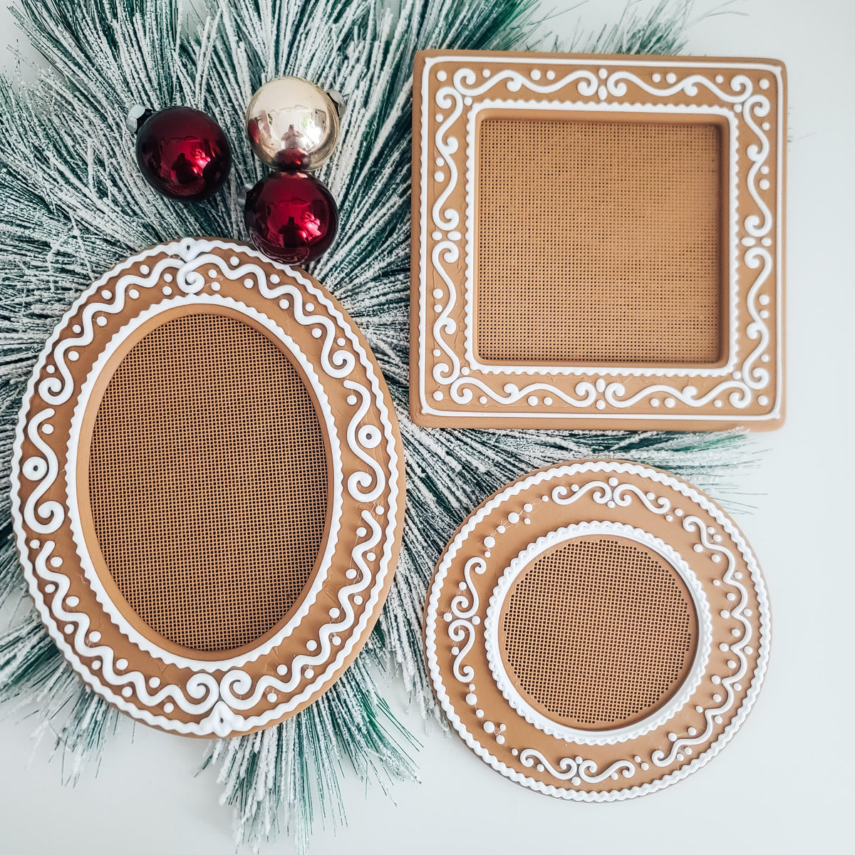 Gingerbread Christmas Cross Stitch Frame, 14 Count Built-In Grid, No Hoop Needed