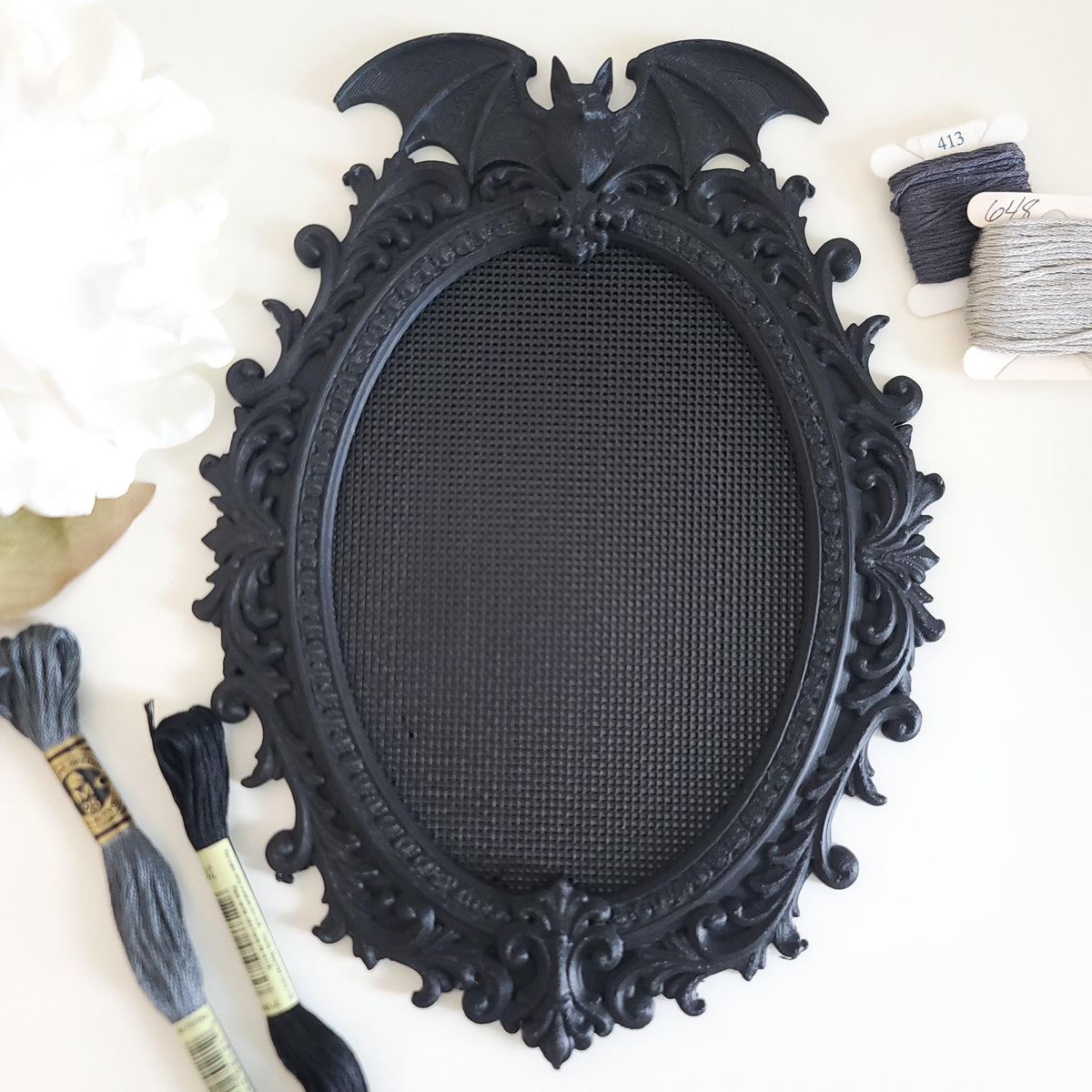 Gothic Bat Cross Stitch Frame, 14 Count Built-In Grid, No Hoop Needed, 82x60 Stitches